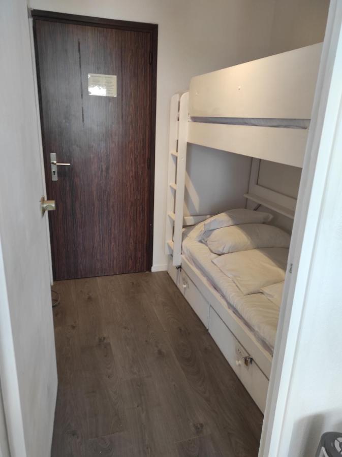 אגדה Port Studio Piscine, Parking, Prive,Navette Aeroport מראה חיצוני תמונה